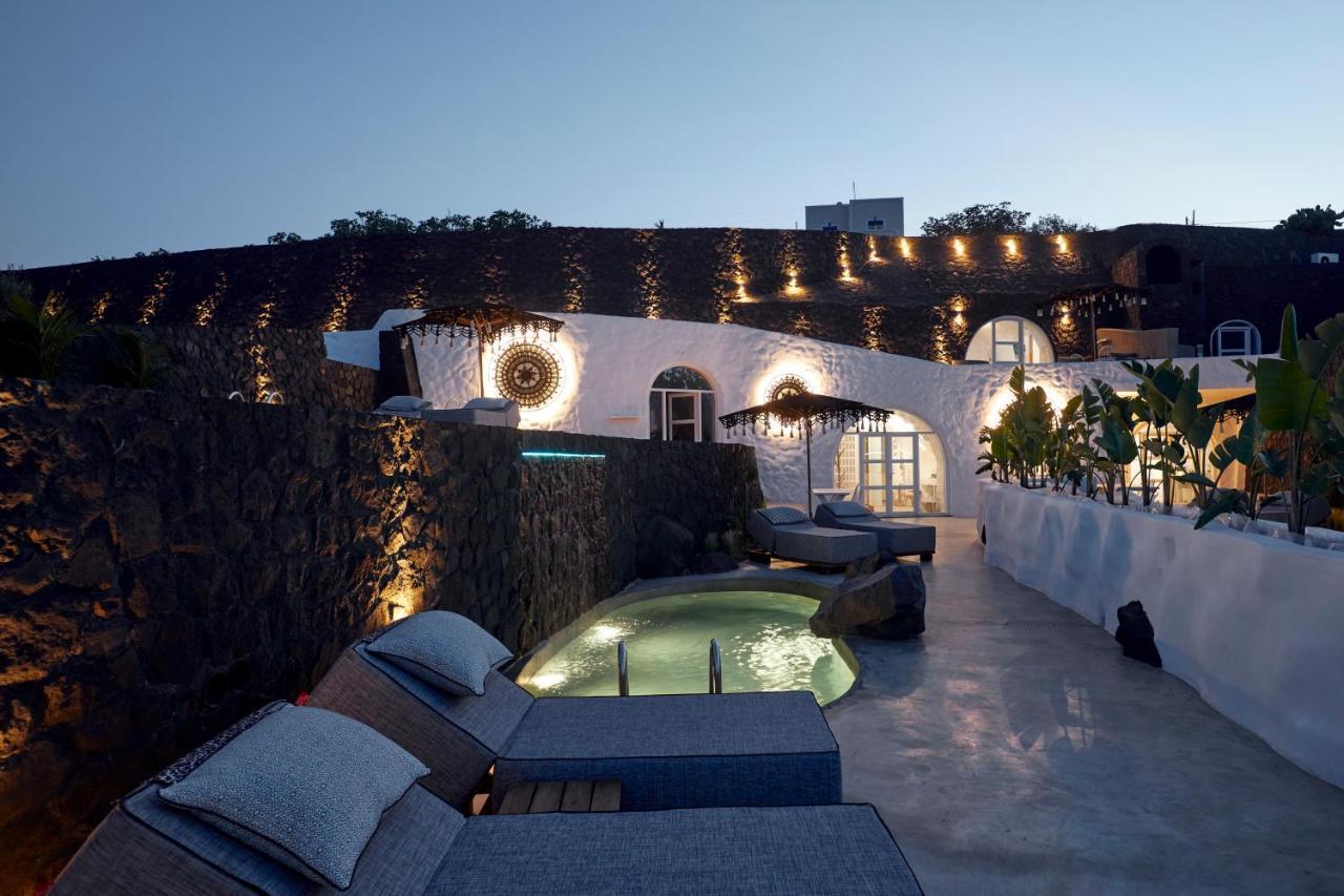 Theano Cave Suites & Villas 이메로비글리 외부 사진